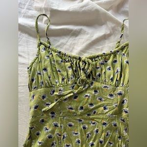 size small urban outfitters green kamaryn tie-front mini dress in green floral